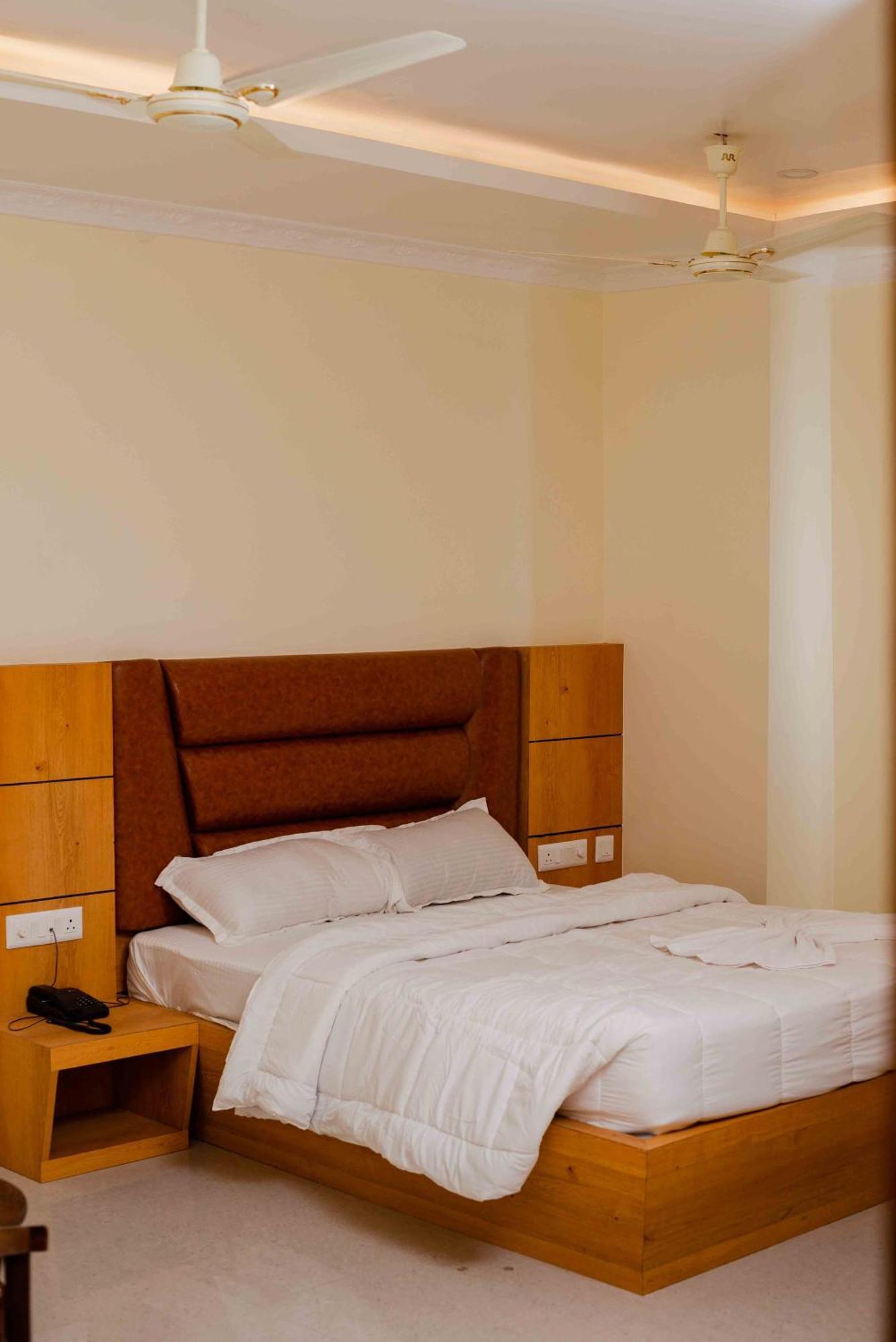 Hotel Grand Lotus Dimāpur Kültér fotó